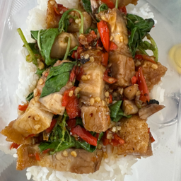 ข้าวกระเพราหมูกรอบ(พิเศษ)