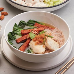 ก๋วยเตี๋ยวข้าวกล้องปลากะพงทรงเครื่อง เส้นเล็ก