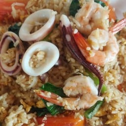 ร้านลาบอุบล  / มีอาหารตามสั่งขายด้วยน่ะ Labubol