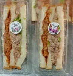 แซนวิชไส้ทะลักเมืองทอง