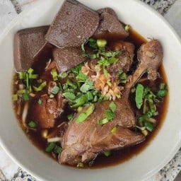 ก๋วยเตี๋ยวเป็ด เจ๊น้ำค้าง