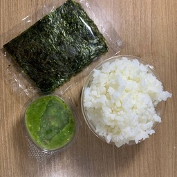 ข้าวญี่ปุ่น สาหร่าย น้ำจิ้ม