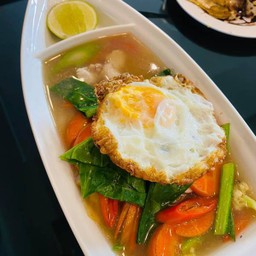 ราดหน้าไก่+ไข่ดาว