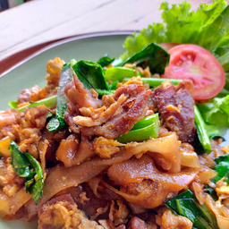 ผัดซีอิ้วหมู/ไก่