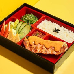 เบนโตะ แซลมอนย่าง สไปซี่