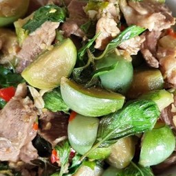 หมูผัดมะเขือโหระพา