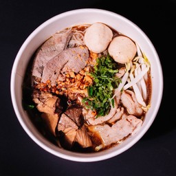 สะเหล่อ ก๋วยเตี๋ยวเรือ ปั๊ม ปตท เทพารักษ์ กม.8