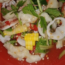 ยำหมึกใส่เล็บมือนาง