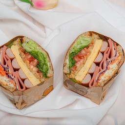 แซนด์วิชไข่ แฮม ไส้กรอก