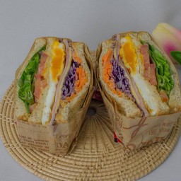 แซนด์วิชไข่ แฮม ชีส