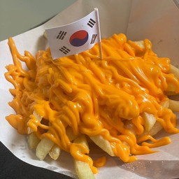 เฟรนช์ฟรายส์ราดชีส