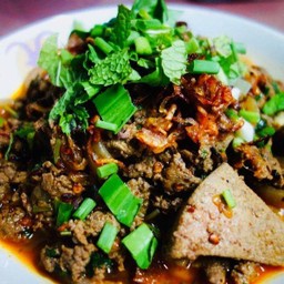 ลาบหมูคั่ว (กับข้าว)
