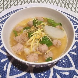 ร้านเจ้นกข้าวต้มทางเครื่อง ตรงข้ามเซเว่นหมู่บ้านเอกวัฒนา