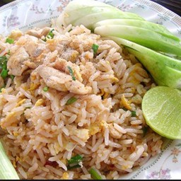 ข้าวผัดไก่