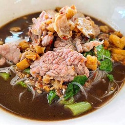 ก๋วยเตี๋ยวน้ำตก(nam tok noodles pork blood soub)