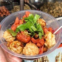 ลูกชิ้นดีน้ำจิ้มเด็ด