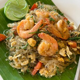 ผัดวุ้นเส้นชะอมกุ้ง