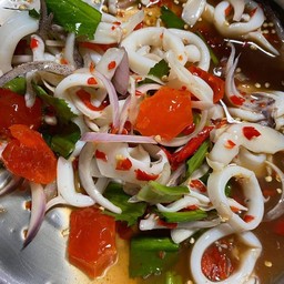 ยำปลาหมึกสด