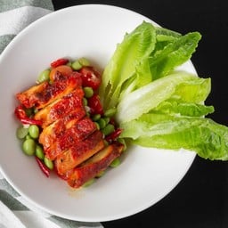 ยำเอดามะเมะไก่ย่าง