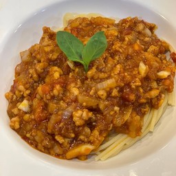 สปาเกตตี้หมูซอสมะเขือเทศ