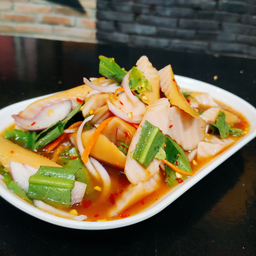 ยำไส้กรอกน้ำปลาร้า