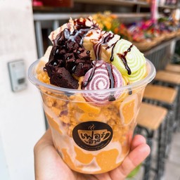 ชาไทย + เยลลี่ + บราวนี่ + ปังเย็น