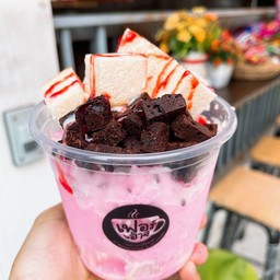 นมชมพู + บราวนี่+ขนมปัง