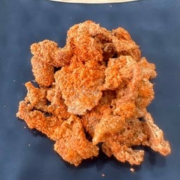 หนังไก่ทอดเขย่า