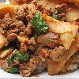 ข้าว-ผัดพริกแกงหน่อไม้ดอง