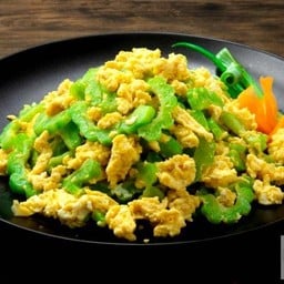 มะระผัดไข่