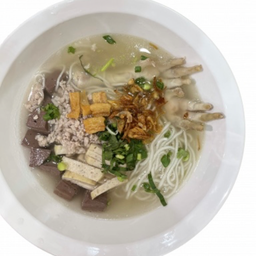 ก๋วยจั๊บตีนไก่