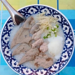 โจ๊ก ต้มเลือดหมู เจ๊จู เซเว่นวัดสีกัน