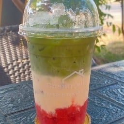 ซอสสตอเบอรี่กรีนทีนมสด