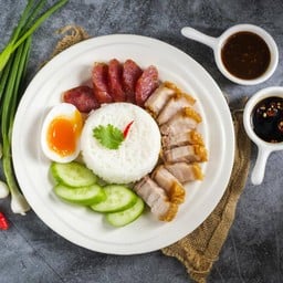 ครัวเลอค่าข้าวหมูกรอบ-หมูแดง