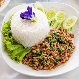 กระเพราราดข้าว