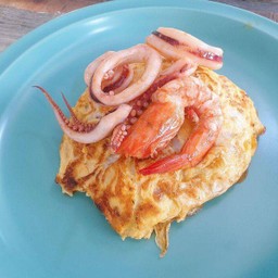 ผัดไทยทะเลห่อไข่