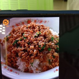 ข้าวราดผัดกะเพรา