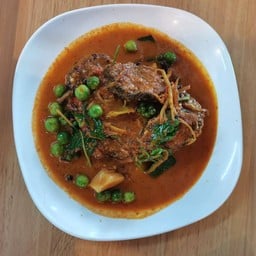 ผัดเผ็ดราดข้าว