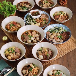 ก๋วยเตี๋ยว หมู น้ำตก