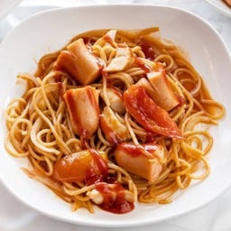 สปาเกตตี้ผัดซอส