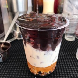 น้ำ 100 เมนู โกโก้ซอส เฉาก๊วย ชานม ชา น้ำปั่น สตรอว์เบอร์รี่ [Cocoa nest] หน้าห้างเฉลิมไทยชลบุรี ตรงประตู KFC