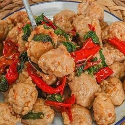 ข้าวกระเพราหมูเด้ง