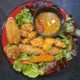 ทะเลทอด ยำแซ่บตาหนวด(แซ่บลืมผัวว)