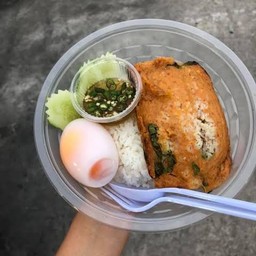 ข้าวหน้าห่อหมกปลาอินทรีย์ย่าง+ไข่ต้ม