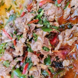 ผัดกระดูกอ่อนหมู