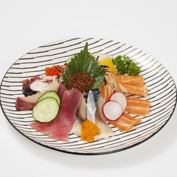 ข้าวหน้าปลาดิบรวม