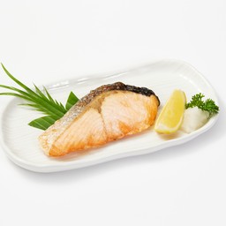 ปลาแซลมอนย่างซีอิ๊ว,เกลือ