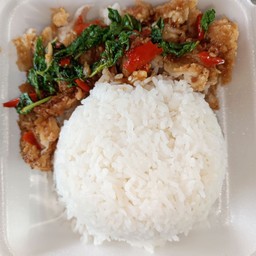 กระเพราไก่กรอบ