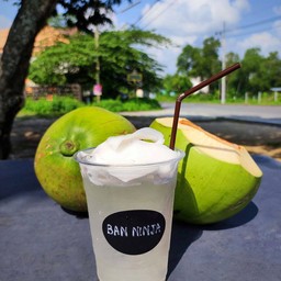 น้ำมะพร้าวหลังร้าน