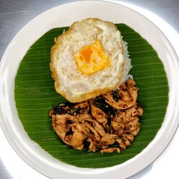 ข้าวกระเพราไก่นุ่มรสเด็ด